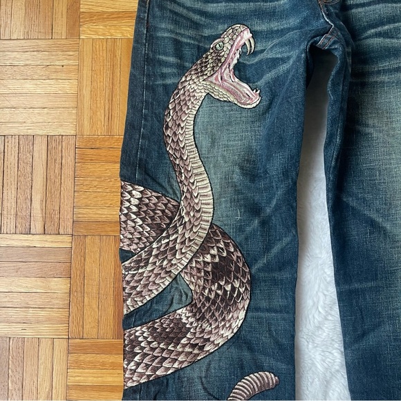 MISPLACED COWBOY embroidered denim - Picture 3 of 11